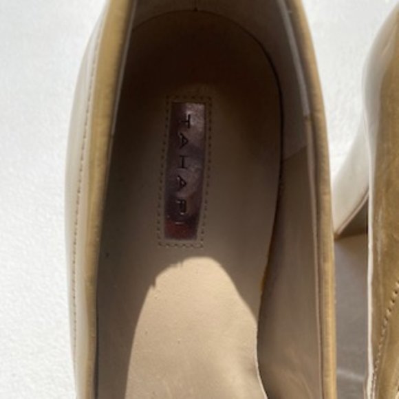 Tahari Patent Pumps - Picture 3 of 16